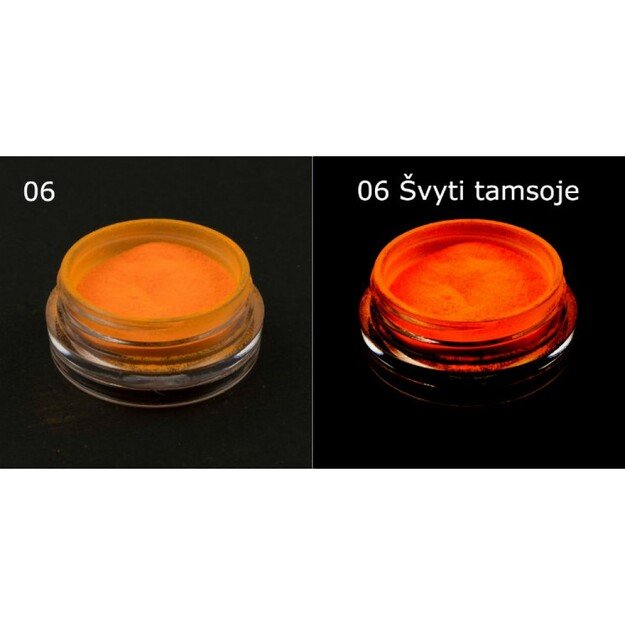 Tamsoje švytinti pudra nagų dailei